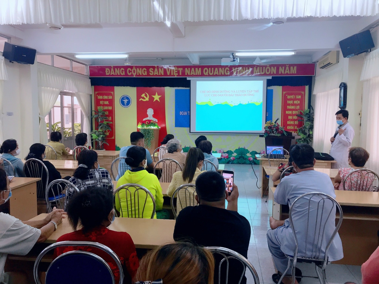 Sinh hoạt câu lạc bộ Đái tháo đường