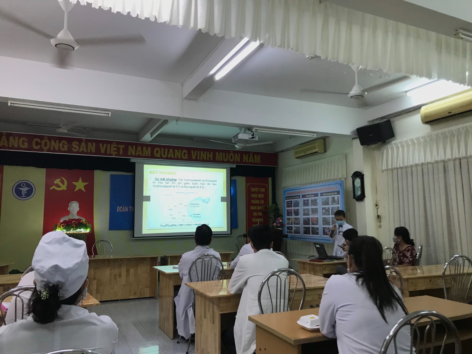 Sinh hoạt khoa học tháng 06