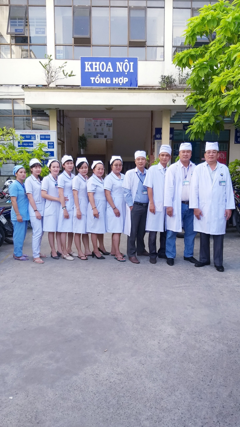 Tập thể Khoa Nội